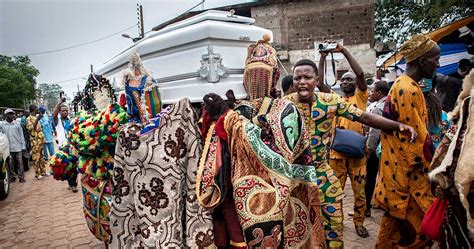  De Dansende Geesten van de Voorouders; Een Mysterieuze Ontdekking uit het Vierde Eeuws Nigeria!